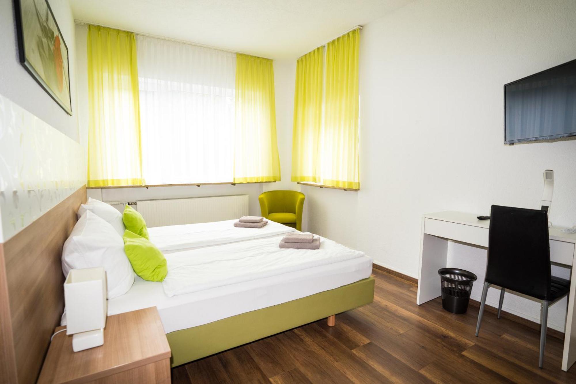 Bed & Breakfast Outlet Hotel Dettingen an der Erms Exteriér fotografie