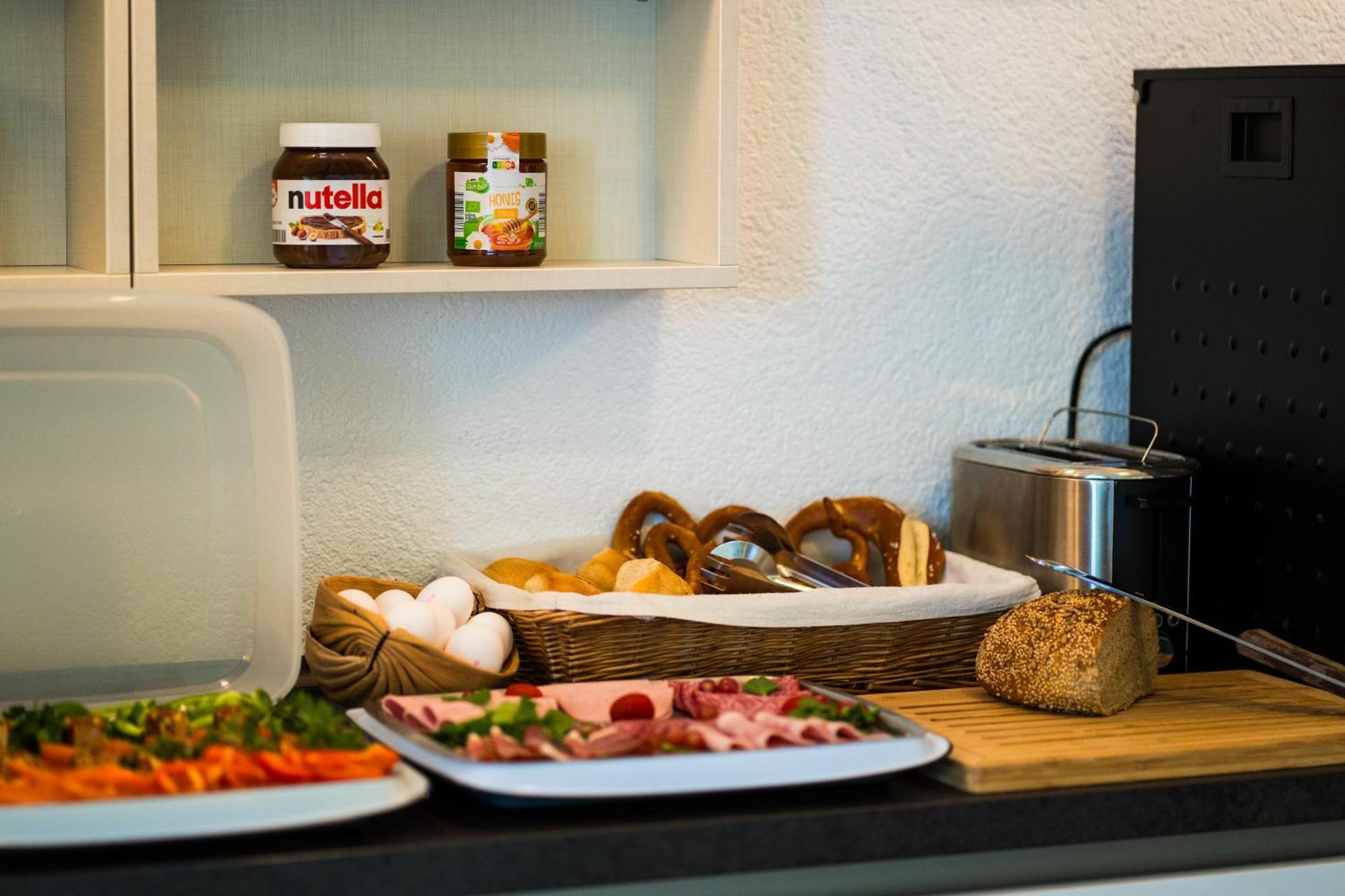 Bed & Breakfast Outlet Hotel Dettingen an der Erms Exteriér fotografie
